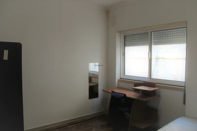 Quarto para Arrendamento em Sé Nova, Santa Cruz, Almedina e São Bartolomeu