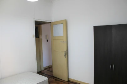 Quarto para Arrendamento em Sé Nova, Santa Cruz, Almedina e São Bartolomeu