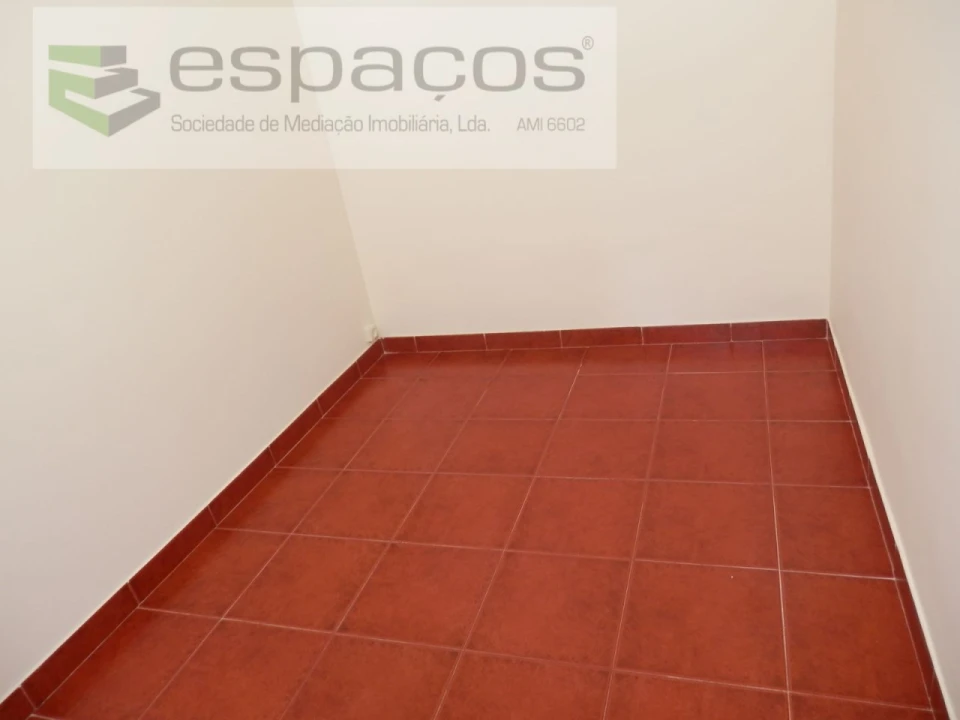 Apartamento T1 para Venda em Santa Iria de Azoia, São João da Talha e Bobadela Foto 5