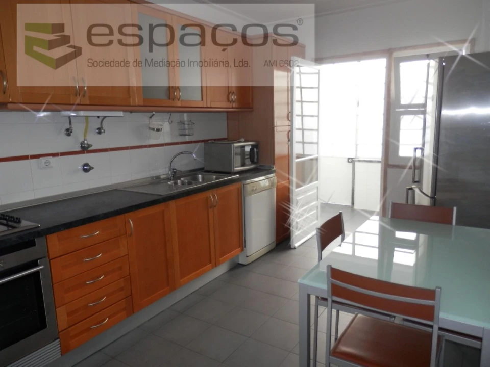 Apartamento T1 para Venda em Santa Iria de Azoia, São João da Talha e Bobadela Foto 9