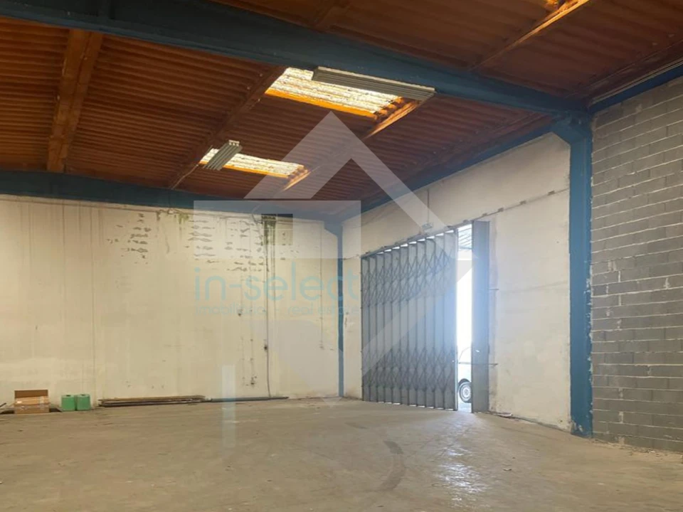 Armazém para Venda em Pechão Foto 4