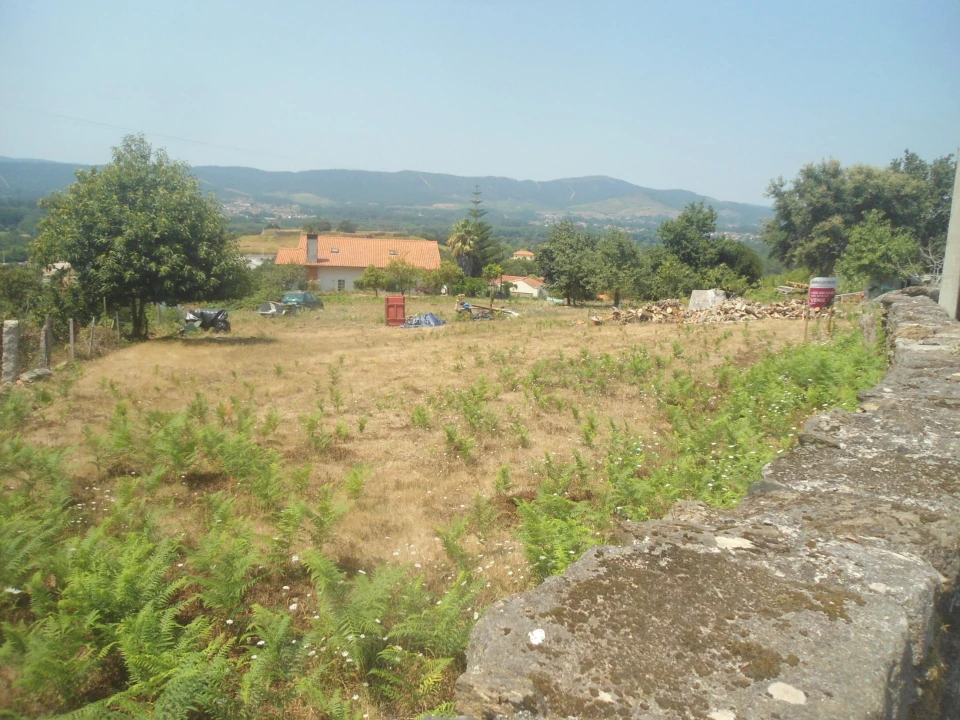 Terreno para Venda em Vila Nova de Cerveira e Lovelhe Foto 1