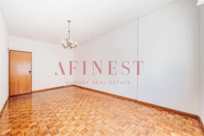 Apartamento T2 para Arrendamento em Algueirão-Mem Martins