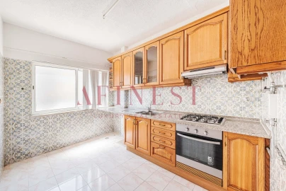Apartamento T2 para Arrendamento em Algueirão-Mem Martins