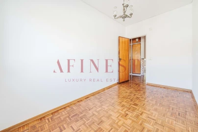 Apartamento T2 para Arrendamento em Algueirão-Mem Martins