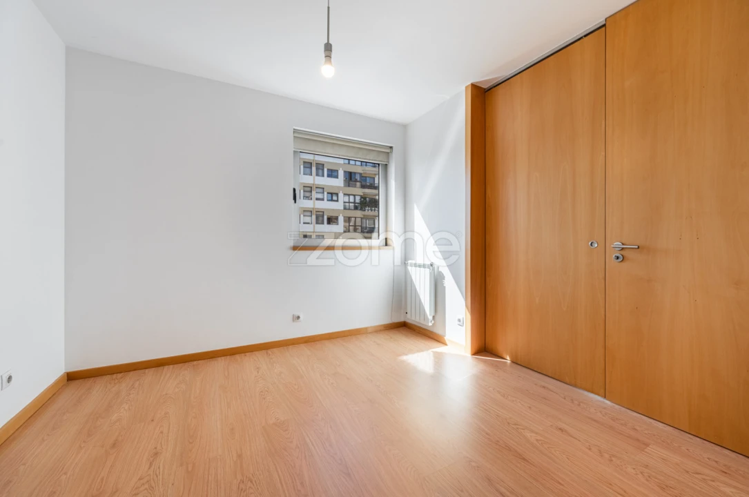 Apartamento T1 para Arrendamento em Paranhos Foto 13