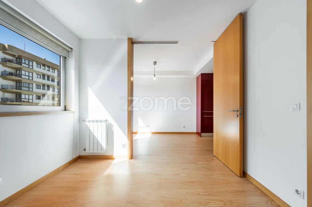 Apartamento T1 para Arrendamento em Paranhos Foto 11