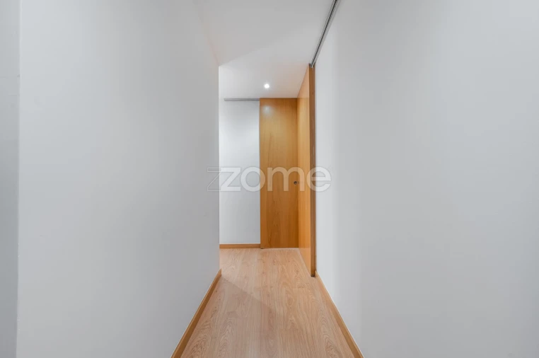 Apartamento T1 para Arrendamento em Paranhos Foto 18