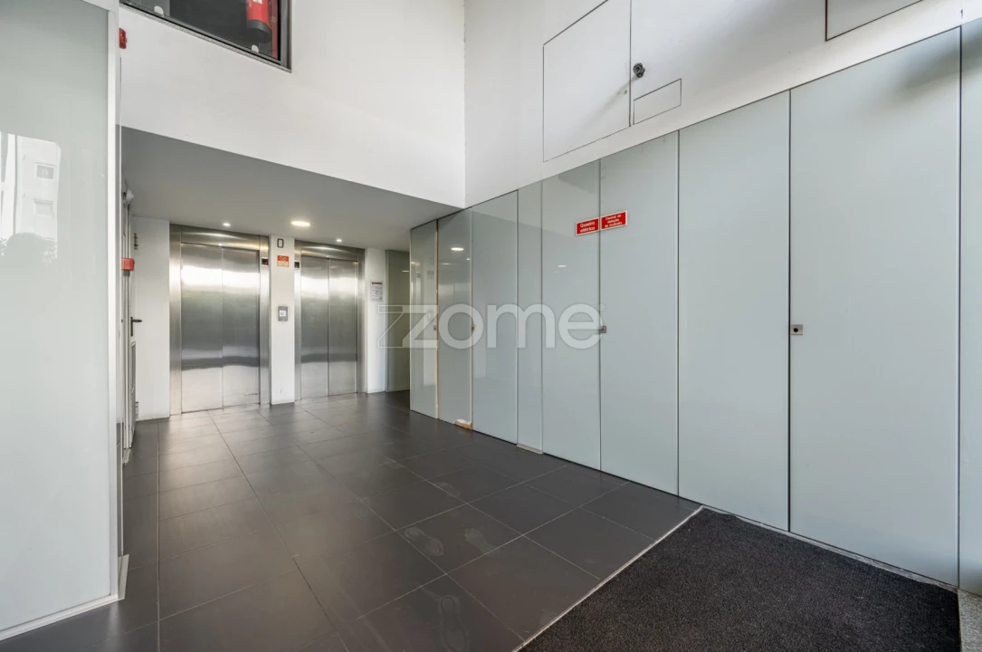 Apartamento T1 para Arrendamento em Paranhos Foto 3