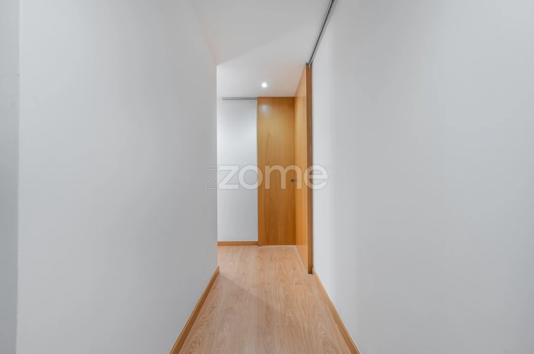 Apartamento T1 para Arrendamento em Paranhos Foto 18