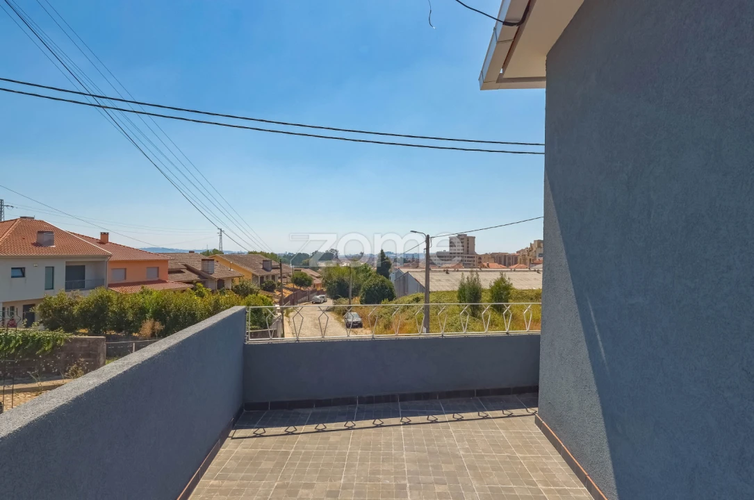 Moradia T2 para Venda em Fânzeres e São Pedro da Cova Foto 30