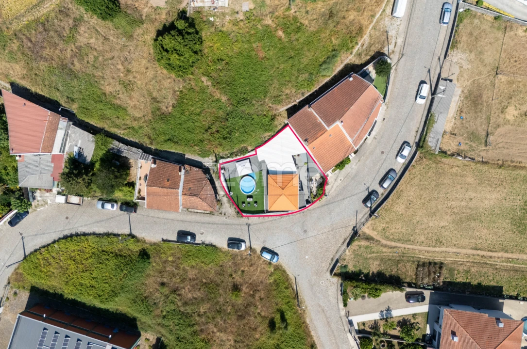 Moradia T2 para Venda em Fânzeres e São Pedro da Cova Foto 36