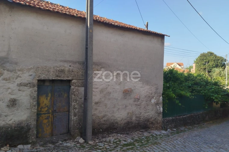 Moradia T2 para Venda em Tavares (Chãs, Várzea e Travanca) Foto 4