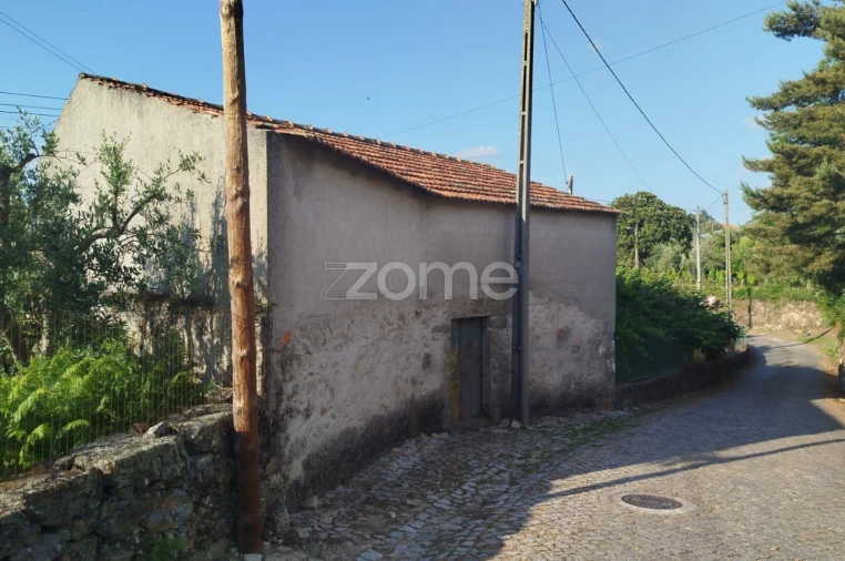 Moradia T2 para Venda em Tavares (Chãs, Várzea e Travanca) Foto 2