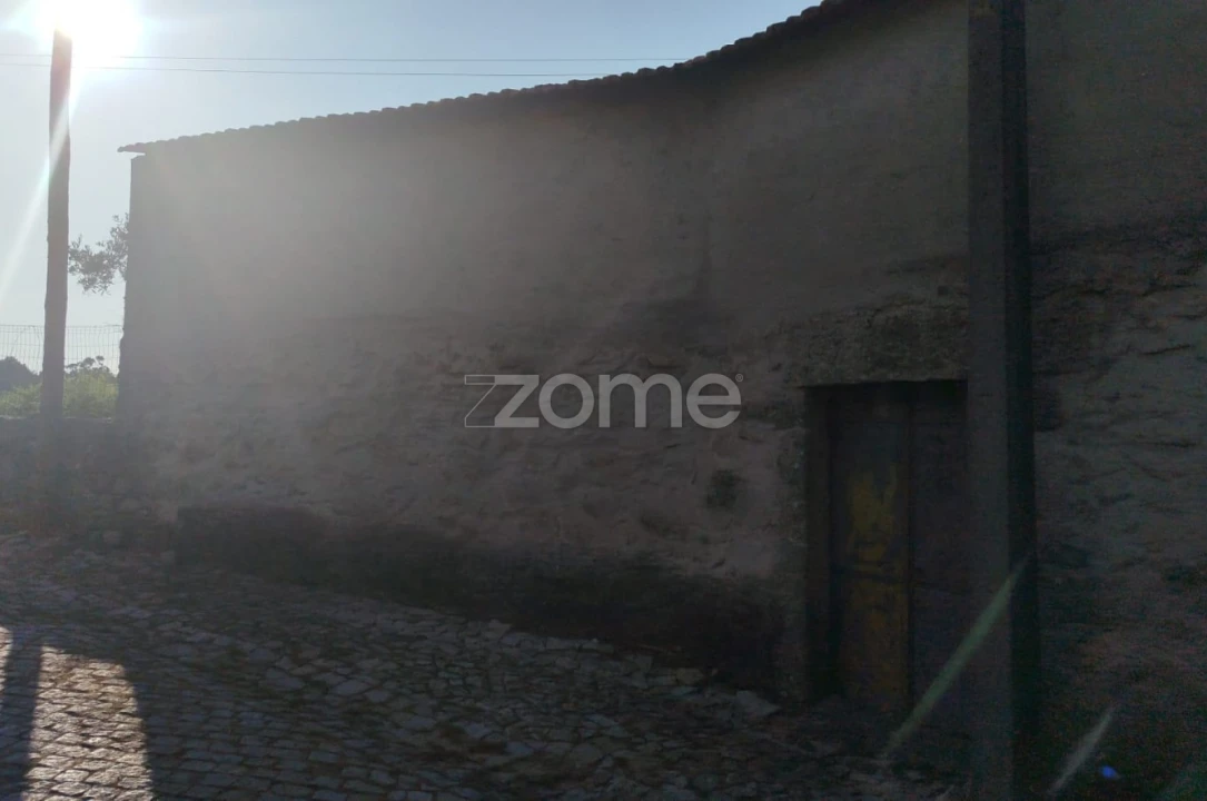 Moradia T2 para Venda em Tavares (Chãs, Várzea e Travanca) Foto 3