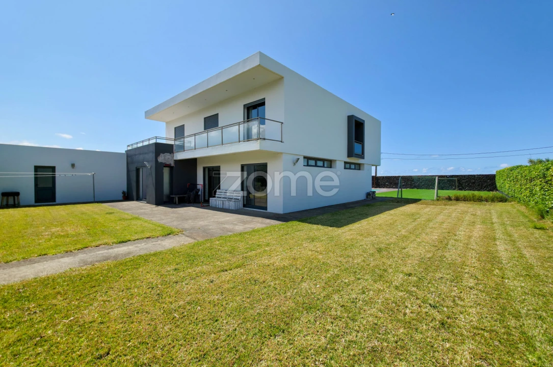 Moradia T4 para Venda em Ribeirinha Foto 31