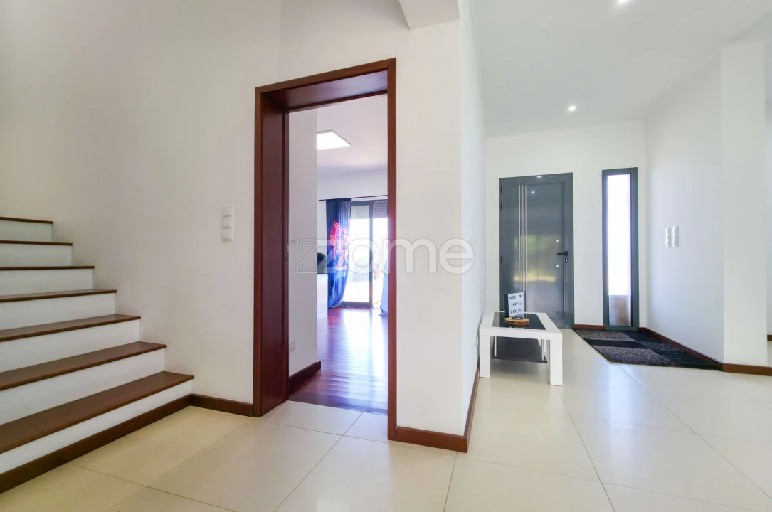 Moradia T4 para Venda em Ribeirinha Foto 13