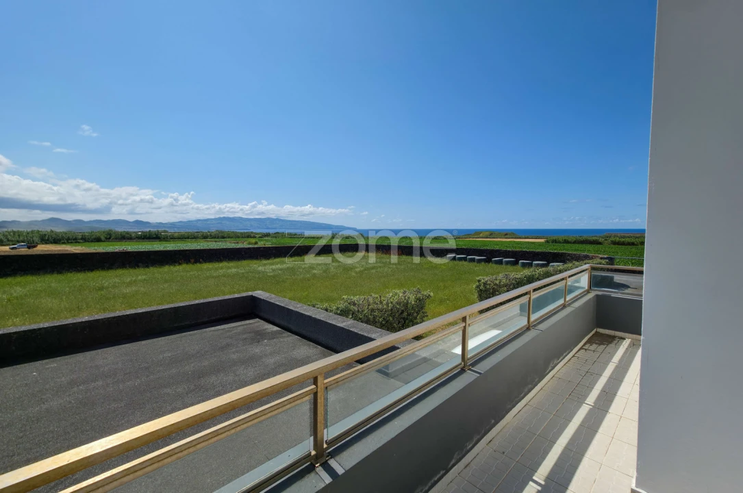 Moradia T4 para Venda em Ribeirinha Foto 24