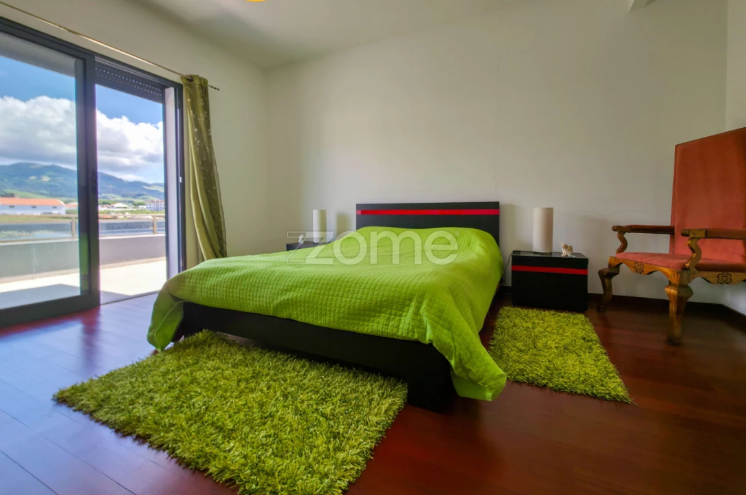 Moradia T4 para Venda em Ribeirinha Foto 19