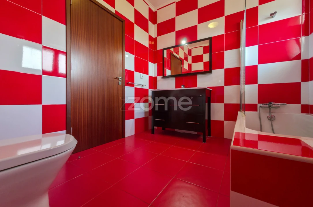 Moradia T4 para Venda em Ribeirinha Foto 21