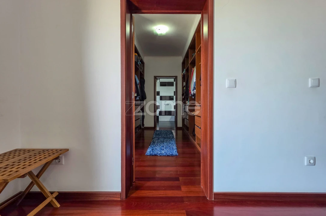 Moradia T4 para Venda em Ribeirinha Foto 26