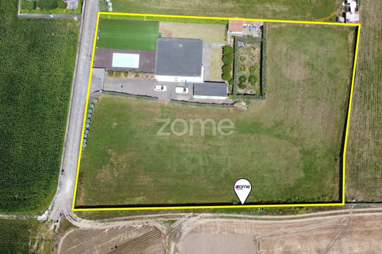 Moradia T4 para Venda em Ribeirinha Foto 35