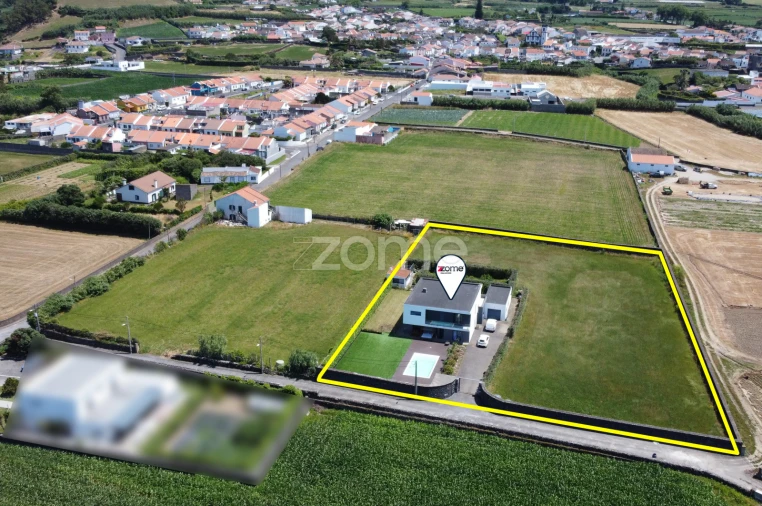 Moradia T4 para Venda em Ribeirinha Foto 34