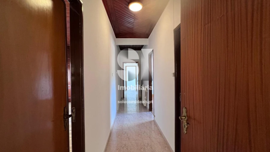 Moradia T4 para Venda em Arrabal Foto 8