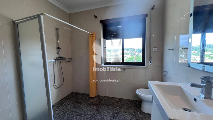 Moradia T4 para Venda em Arrabal Foto 14