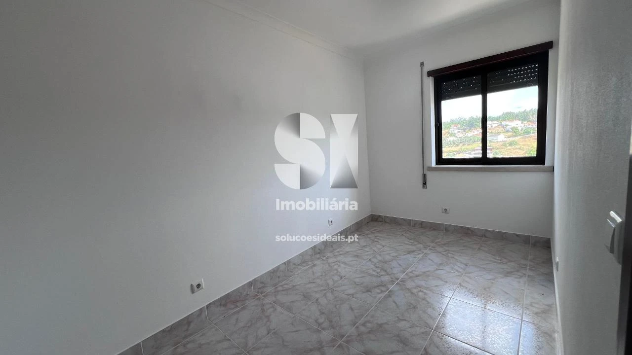 Moradia T4 para Venda em Arrabal Foto 9