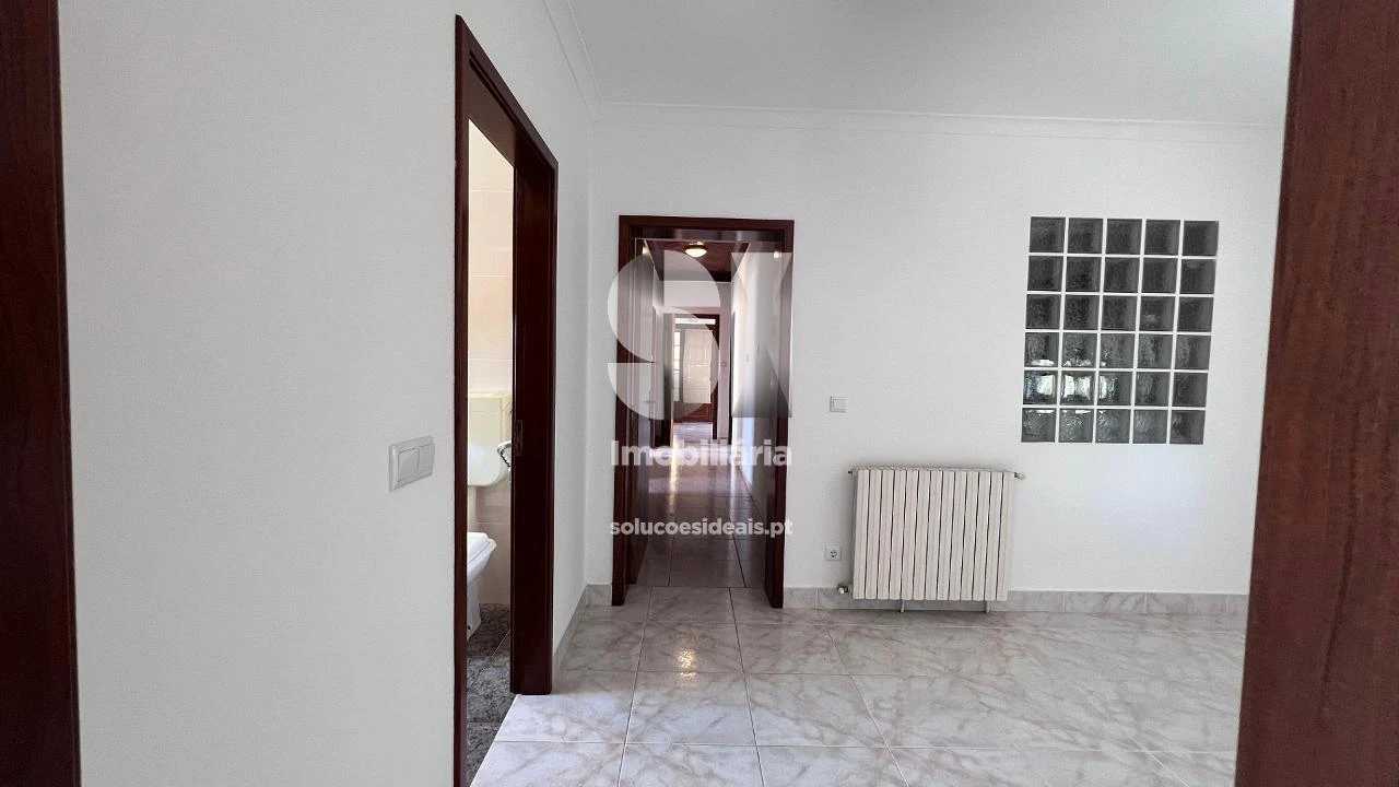 Moradia T4 para Venda em Arrabal Foto 12