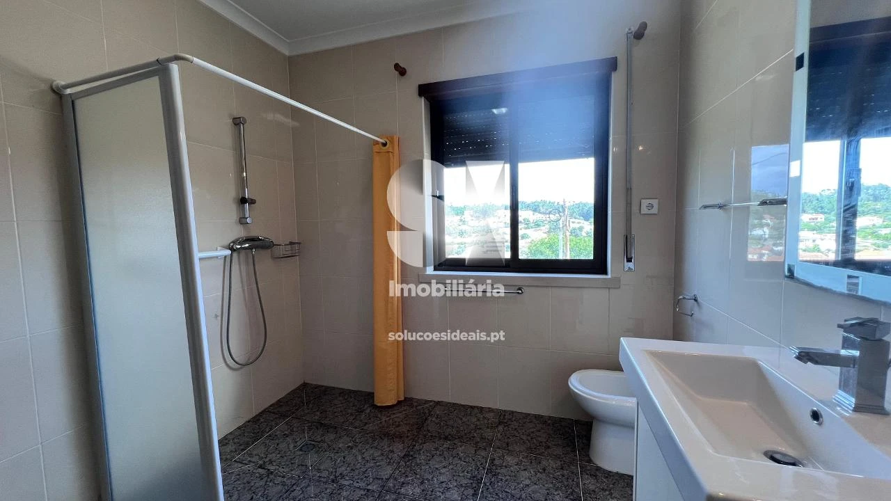 Moradia T4 para Venda em Arrabal Foto 14