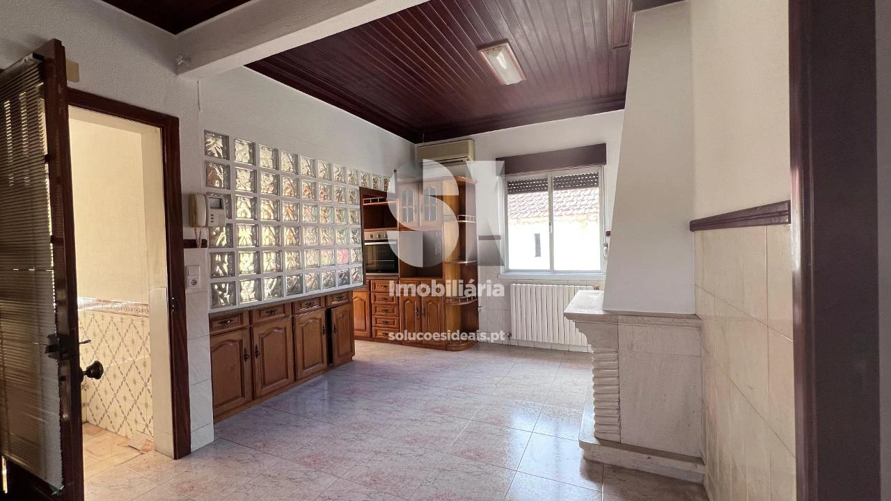 Moradia T4 para Venda em Arrabal Foto 4