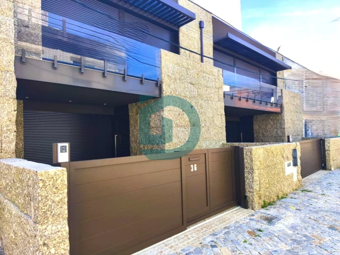 Moradia T2 para Venda em Aver-O-Mar, Amorim e Terroso Foto 1