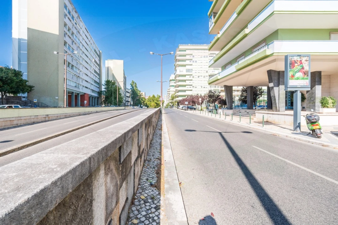 Escritório para Venda em Alvalade Foto 2