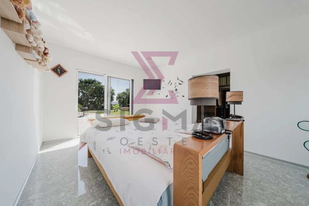 Moradia T4 para Venda em Roliça Foto 26