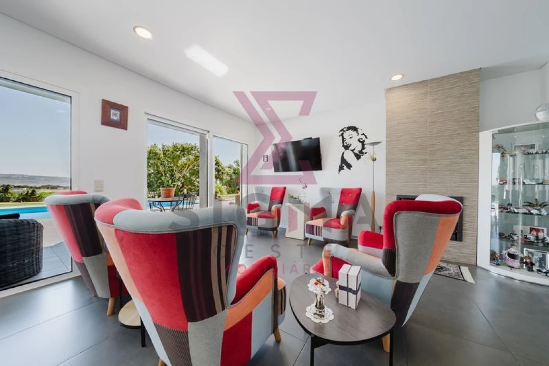 Moradia T4 para Venda em Roliça Foto 3