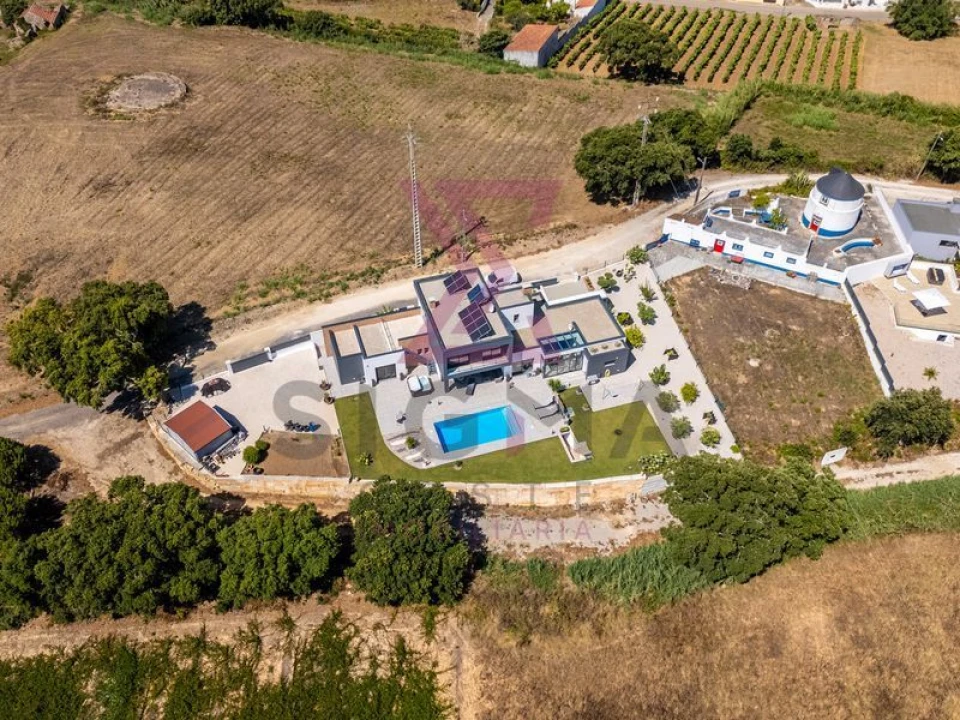 Moradia T4 para Venda em Roliça Foto 60