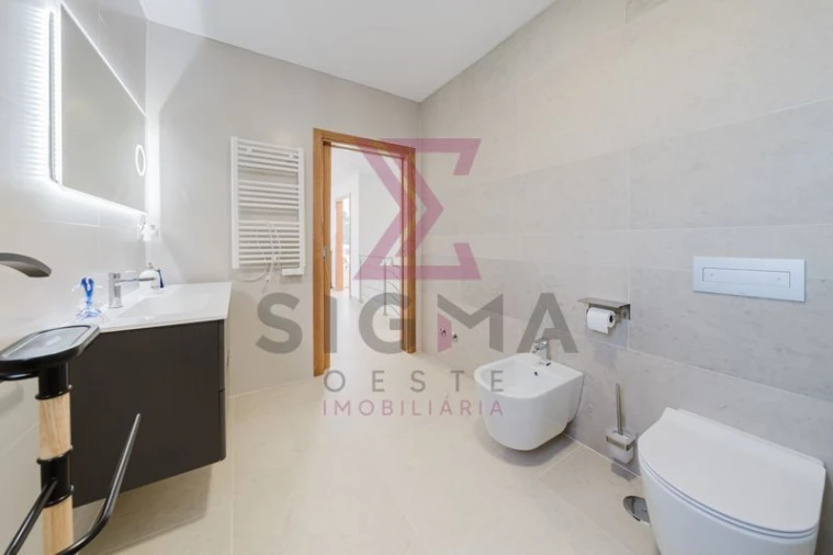 Moradia T4 para Venda em Roliça Foto 34