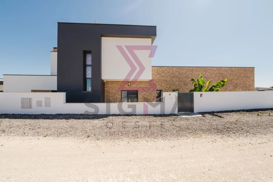 Moradia T4 para Venda em Roliça Foto 56