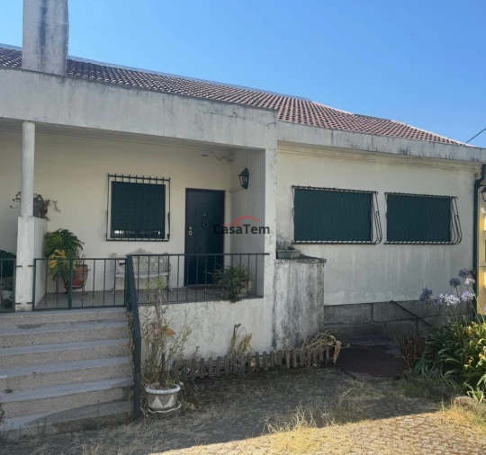 Moradia T3 para Venda em Viseu Foto 1