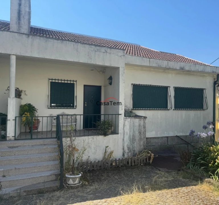 Moradia T3 para Venda em Viseu Foto 1