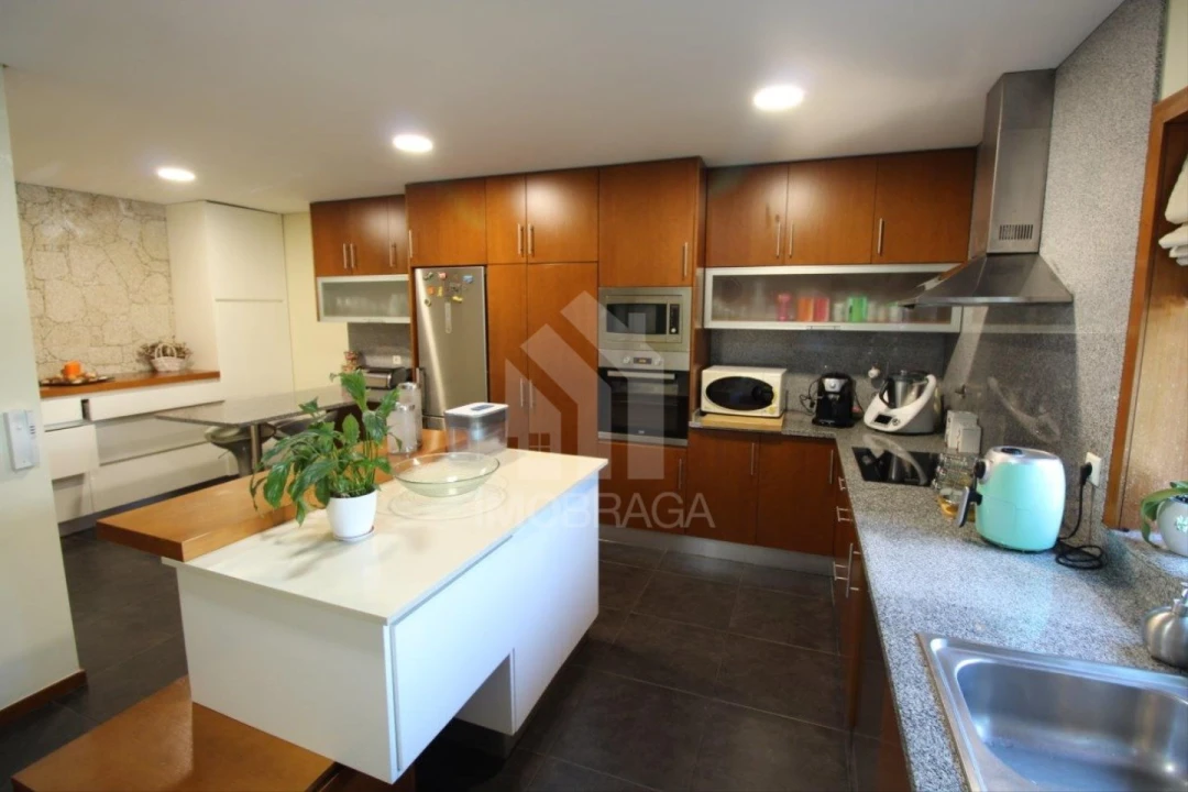 Moradia T4 para Venda em Rendufe Foto 13