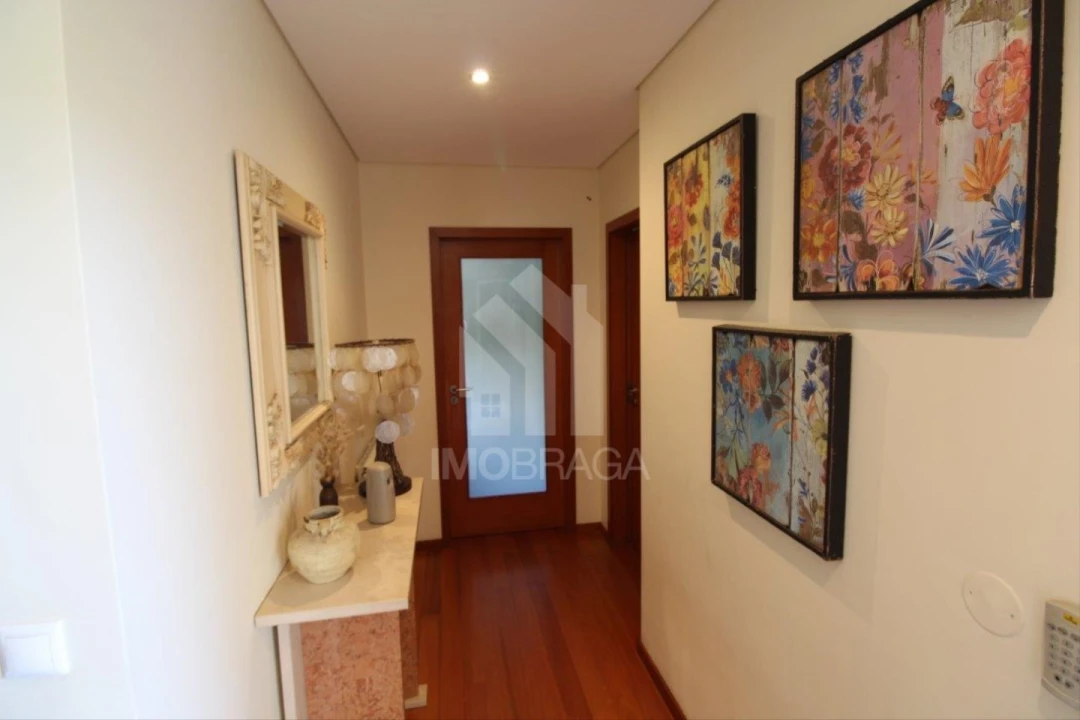 Moradia T4 para Venda em Rendufe Foto 19