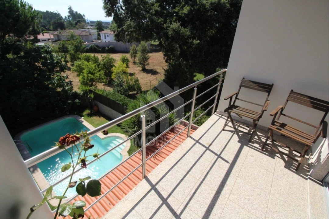 Moradia T4 para Venda em Rendufe Foto 31