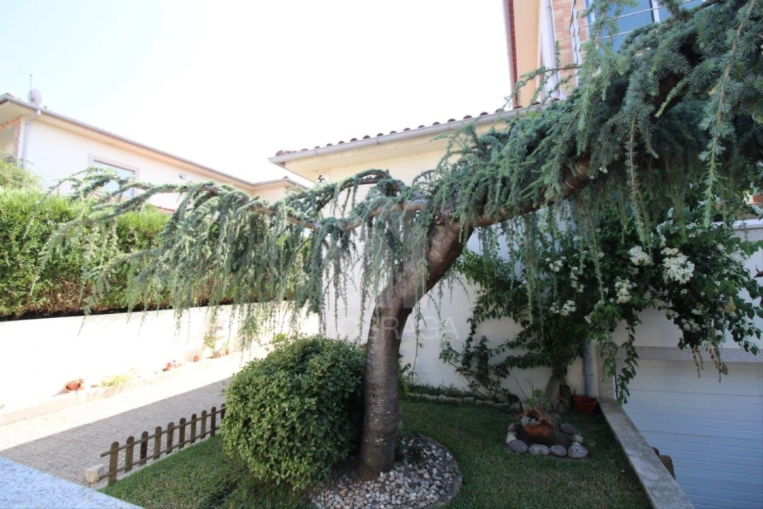 Moradia T4 para Venda em Rendufe Foto 72