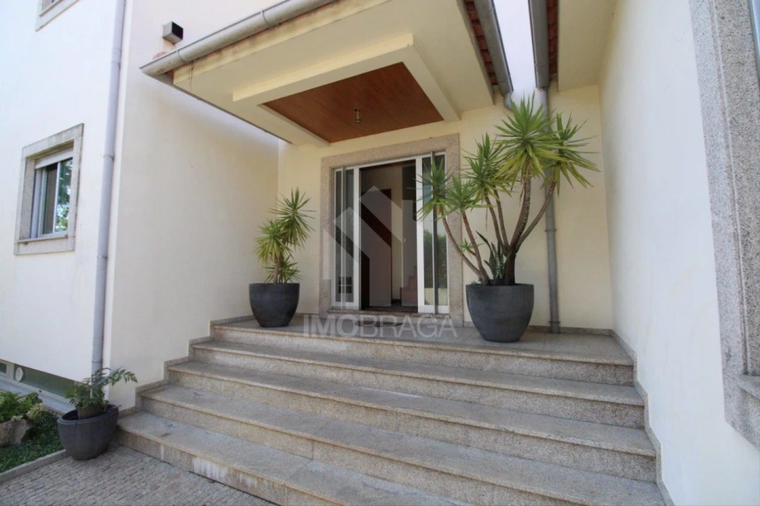 Moradia T4 para Venda em Rendufe Foto 77