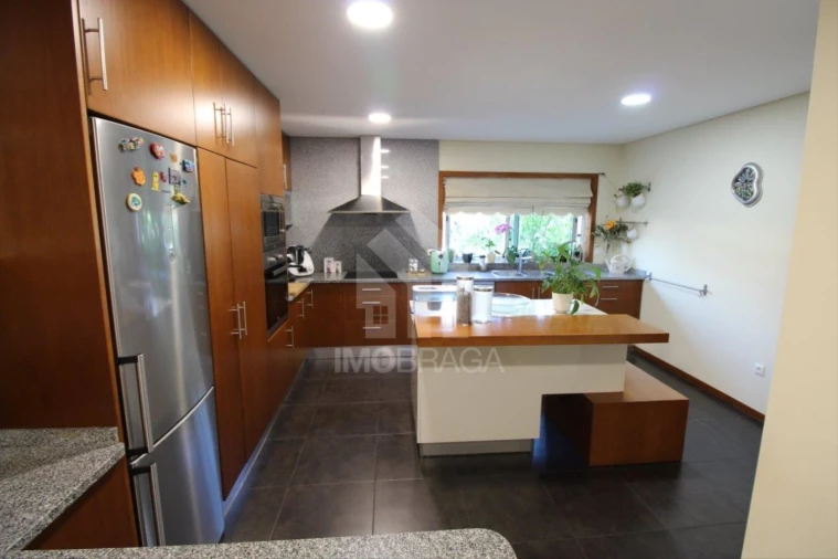 Moradia T4 para Venda em Rendufe Foto 15