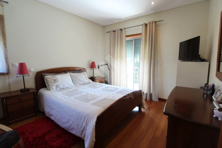 Moradia T4 para Venda em Rendufe Foto 27