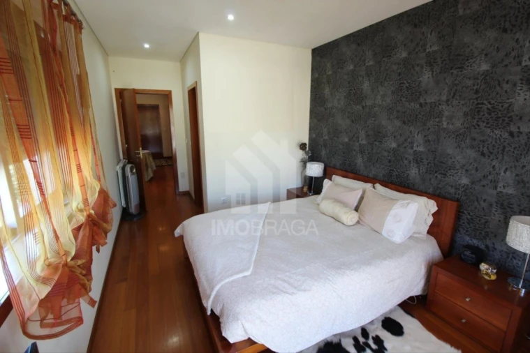 Moradia T4 para Venda em Rendufe Foto 36